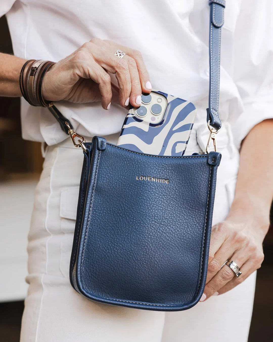 Parker phone cross body bag - Navy Handbag Louenhide