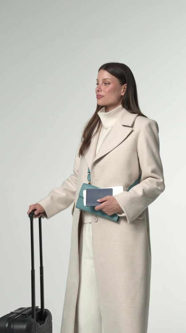 The Traveller 2.0 - Teal Wallet Fox and Leo