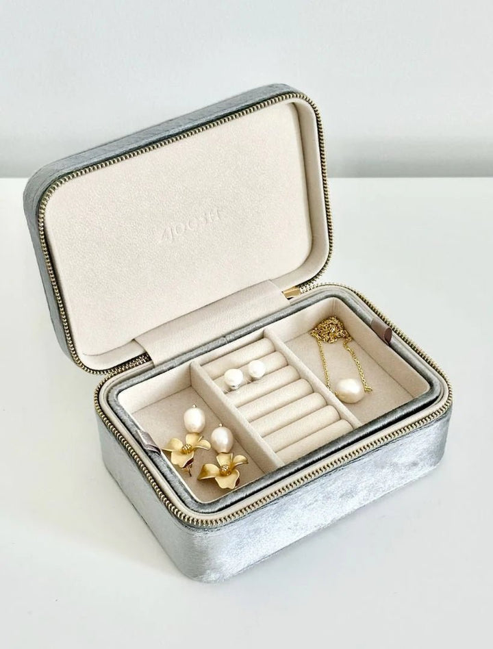 Rectangle Velvet Jewelery Case - Silver accessories zjoosh