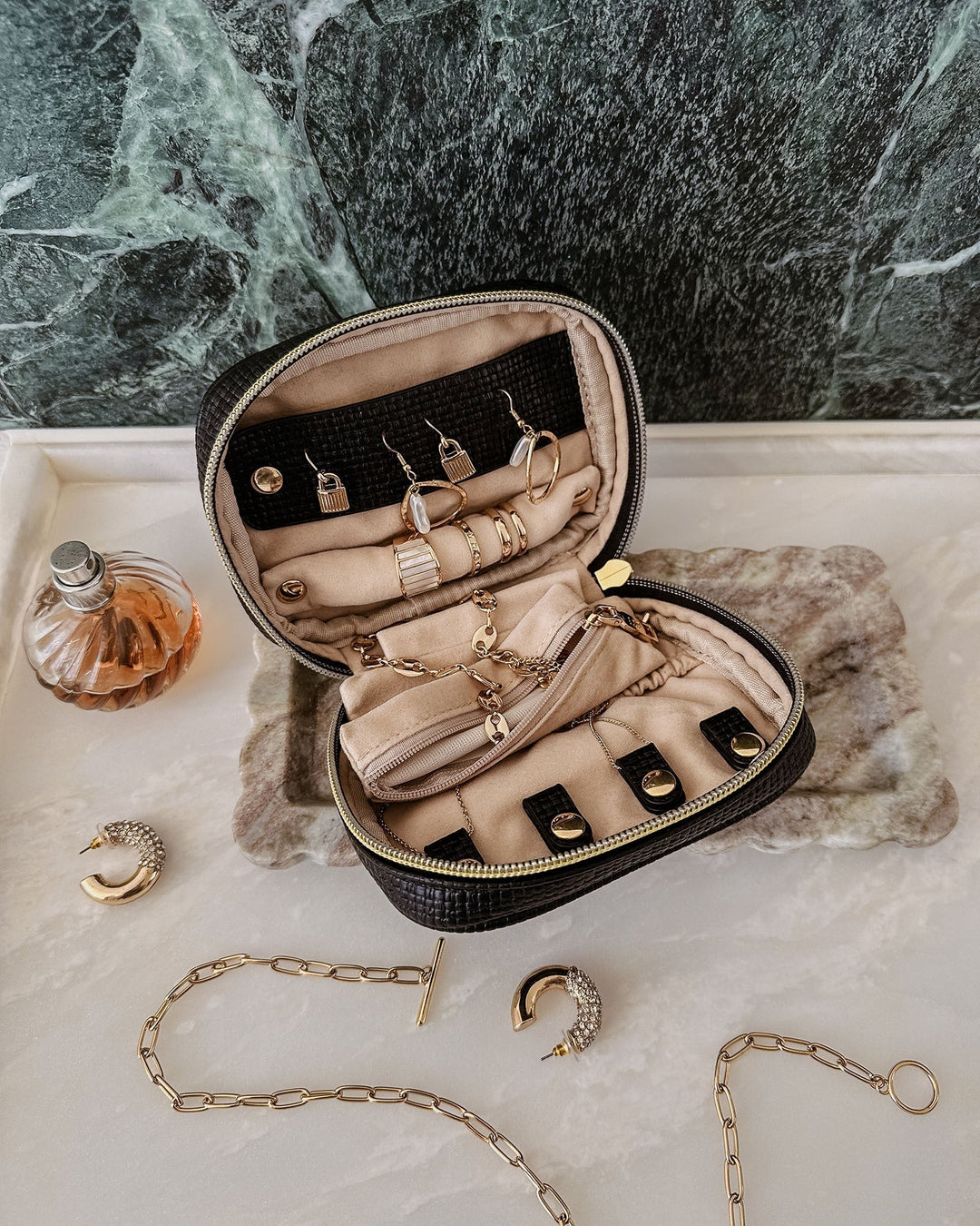 Rita Jewellery case - Black jewellery box Louenhide