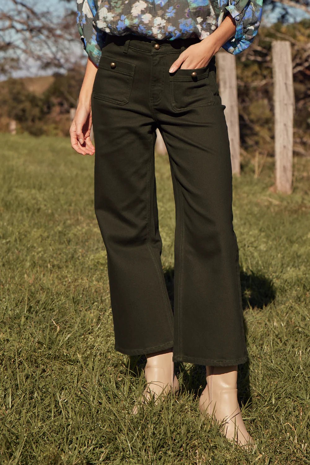 Surrender Jean - Olive JEANS Zoe Kratzmann
