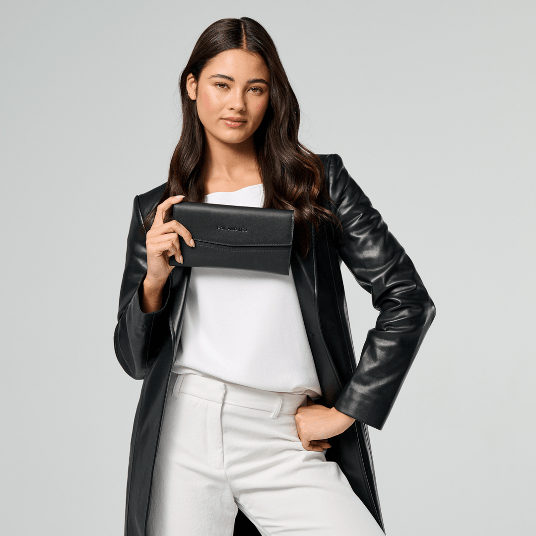 The Traveller 2.0 - Black Fox and Leo