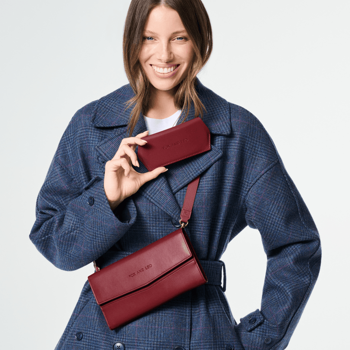 The Traveller 2.0 - Burgundy Wallet Fox and Leo