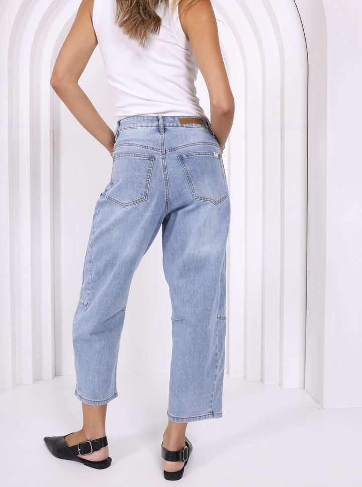 Toni Barrel Jeans - Light Blue - Stanleyandstone