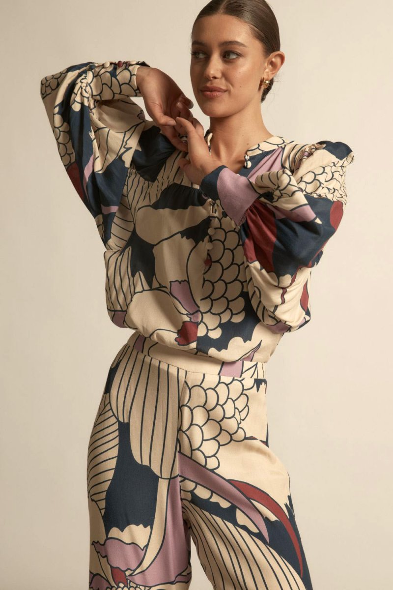 vista top - Petal Riverie blouse Zoe Kratzmann