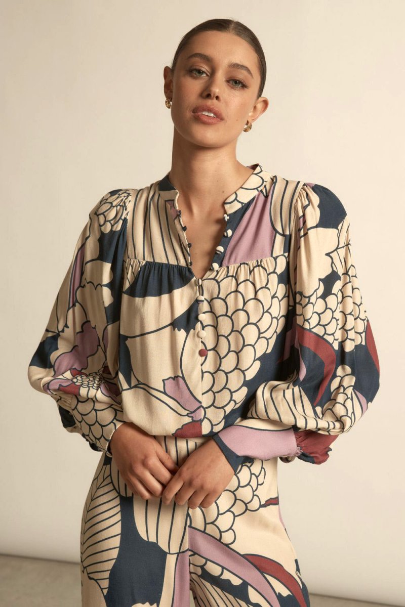 vista top - Petal Riverie blouse Zoe Kratzmann