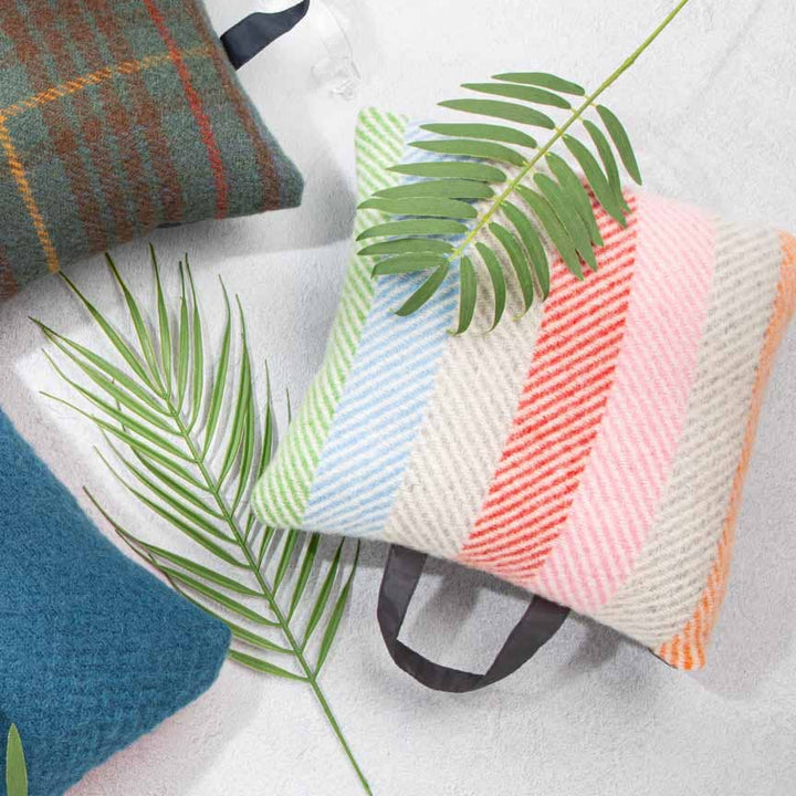 Waterproof Outdoor Cushion in Pure New Wool - Rainbow Heating &amp; Plumbing London