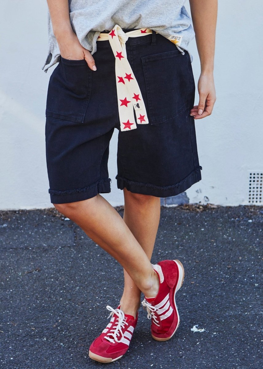 WEEKEND STRETCH SHORT - BLACK hammill & Co