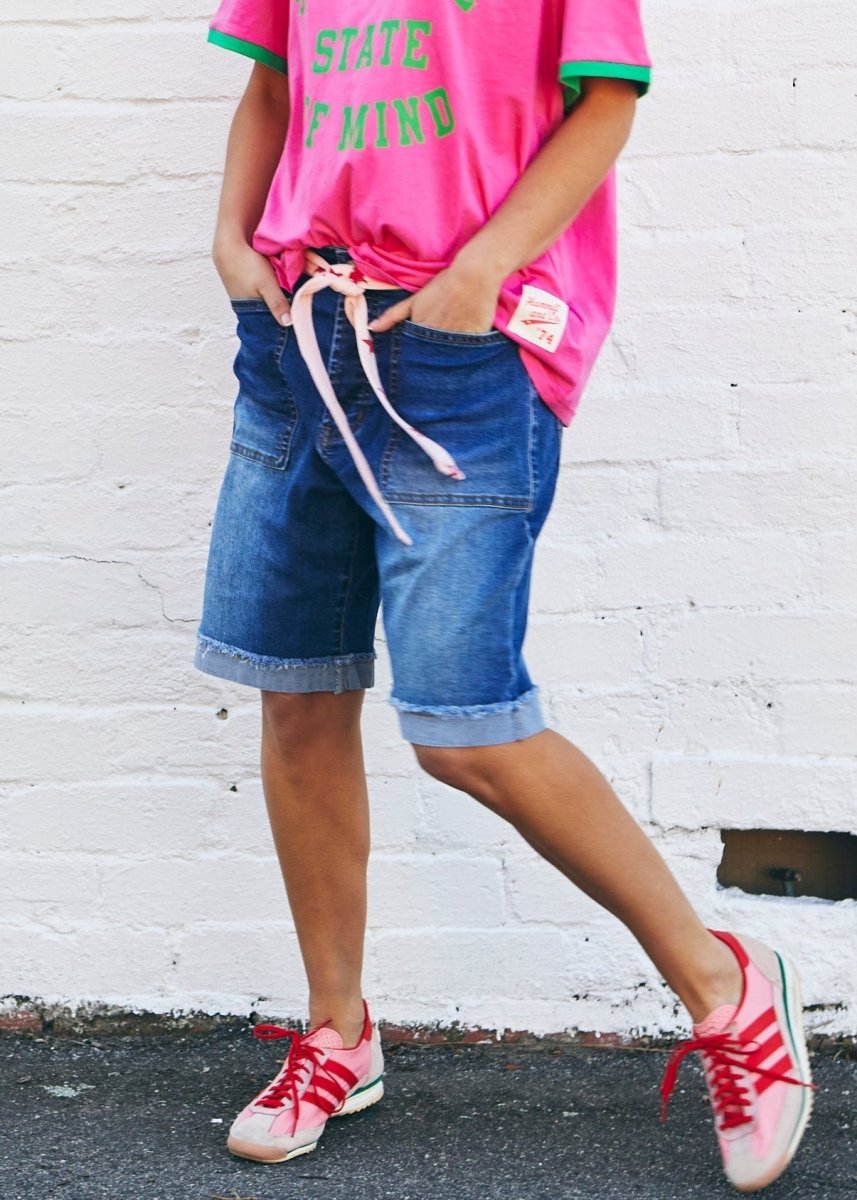 WEEKEND STRETCH SHORT - STONEWASH hammill & Co