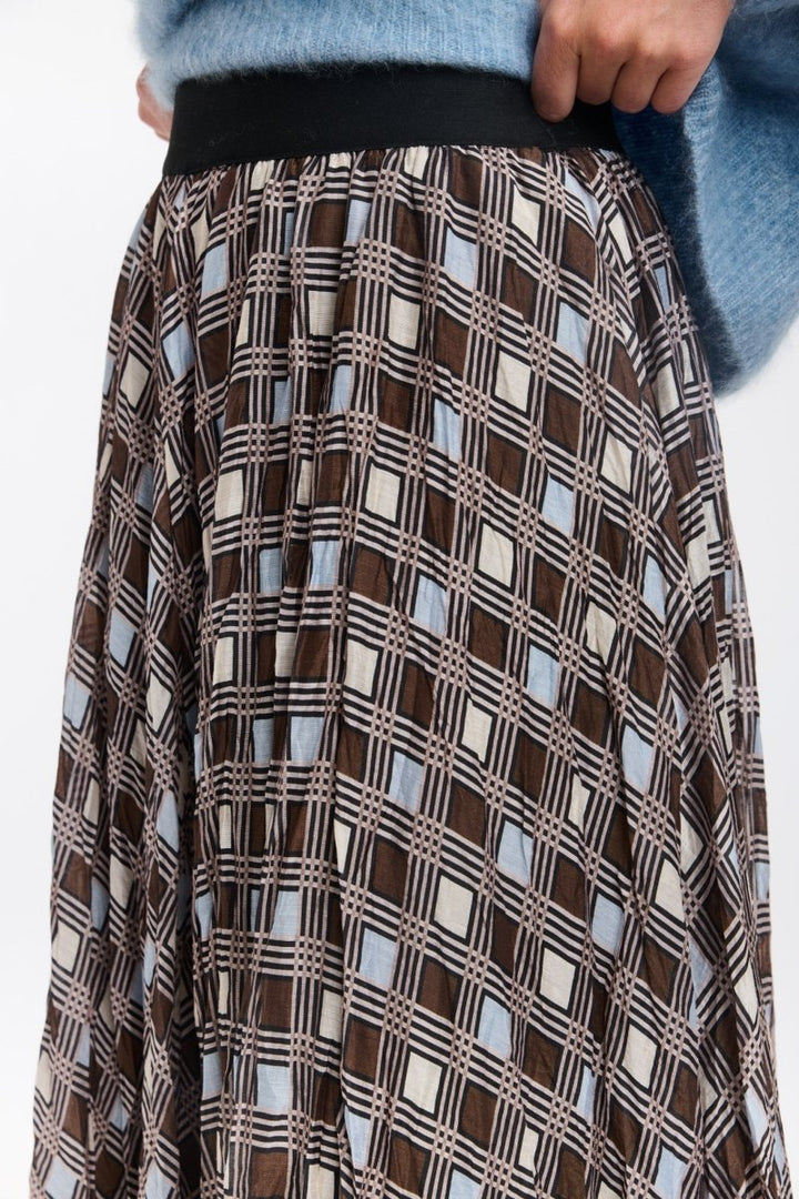 WESTWOOD CHECK SKIRT - Choc / baby blue skirt 365 days