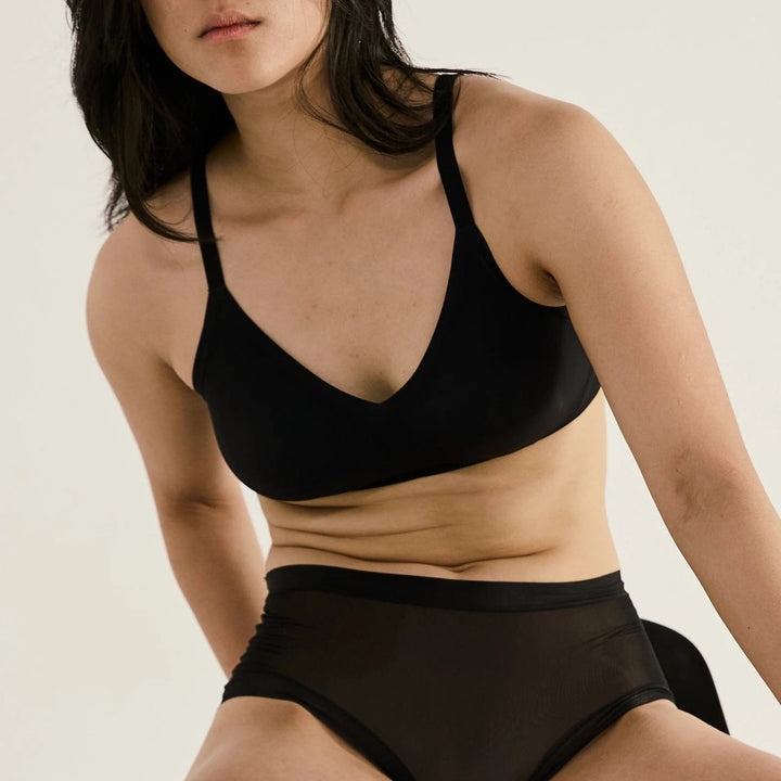 Women's Glow tint Travel Bra - Black underwear Paire