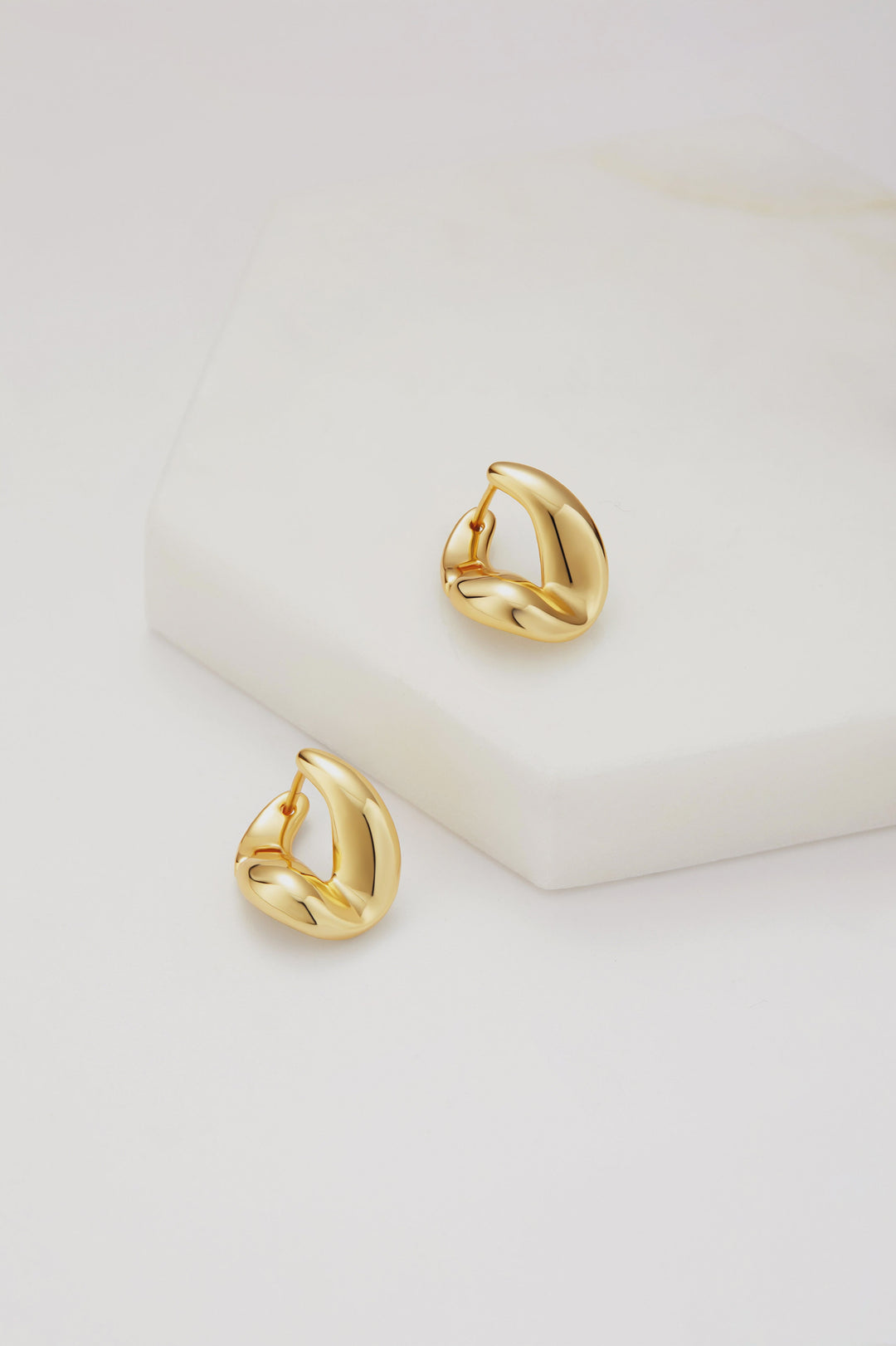 karla hoop earings gold – Stanleyandstone